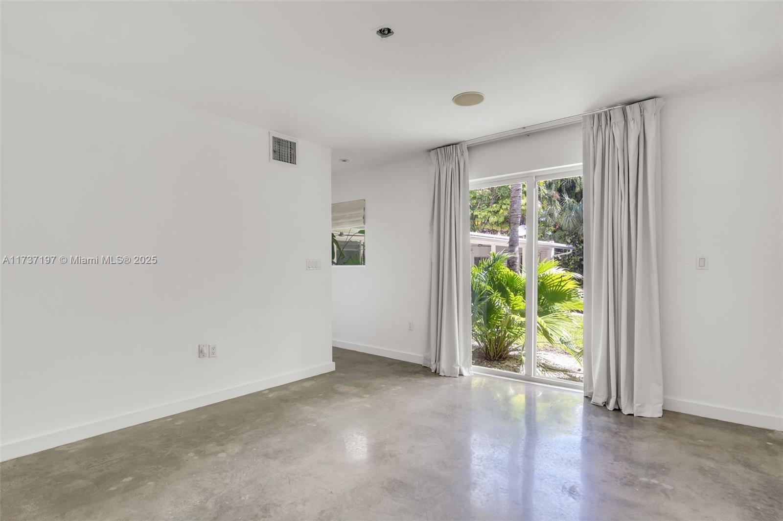 TROPICAL ISLE HOMES SUB 4 - Residential