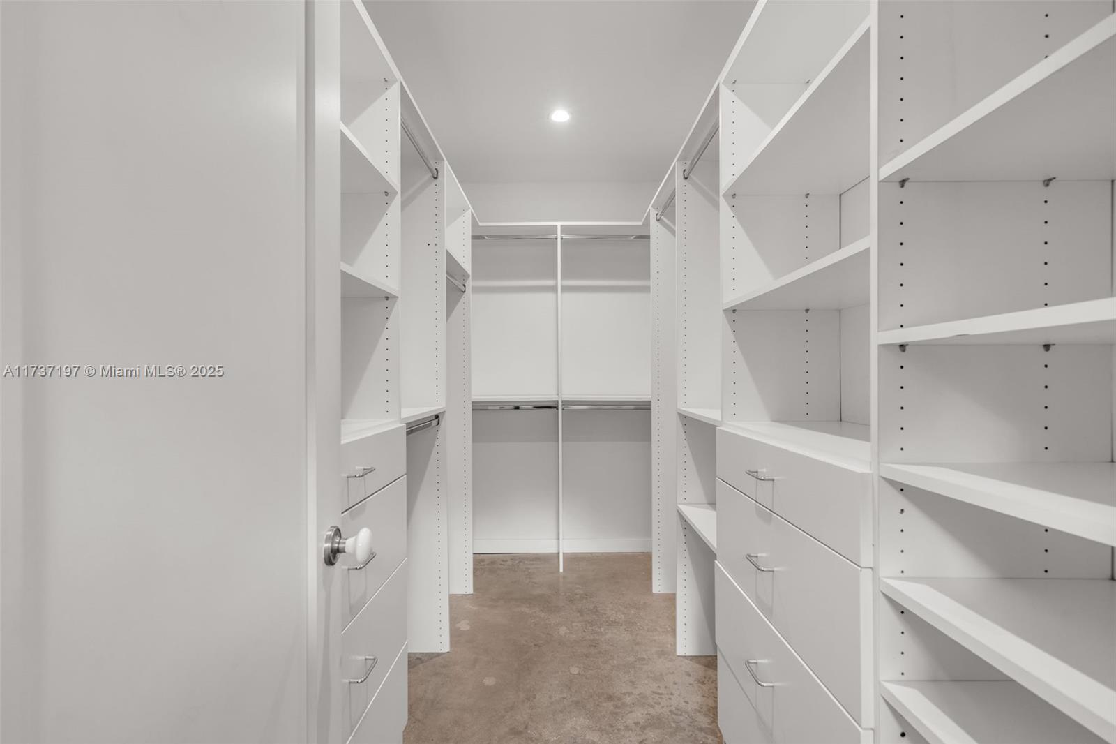 TROPICAL ISLE HOMES SUB 4 - Residential