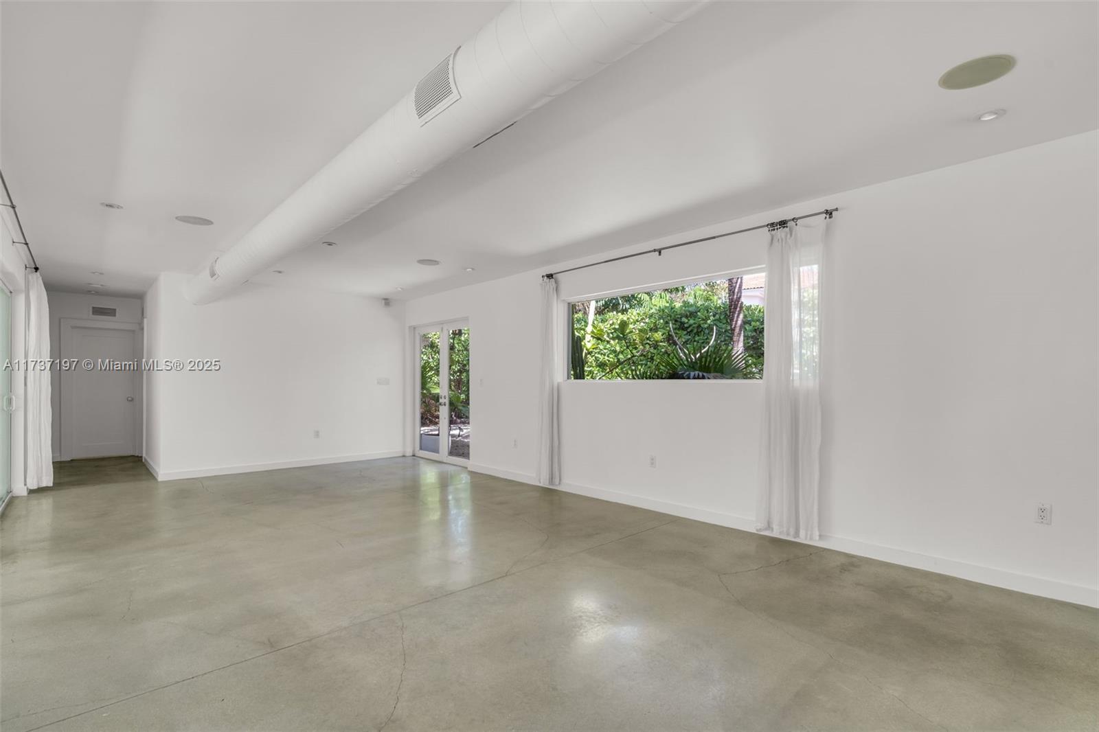 TROPICAL ISLE HOMES SUB 4 - Residential