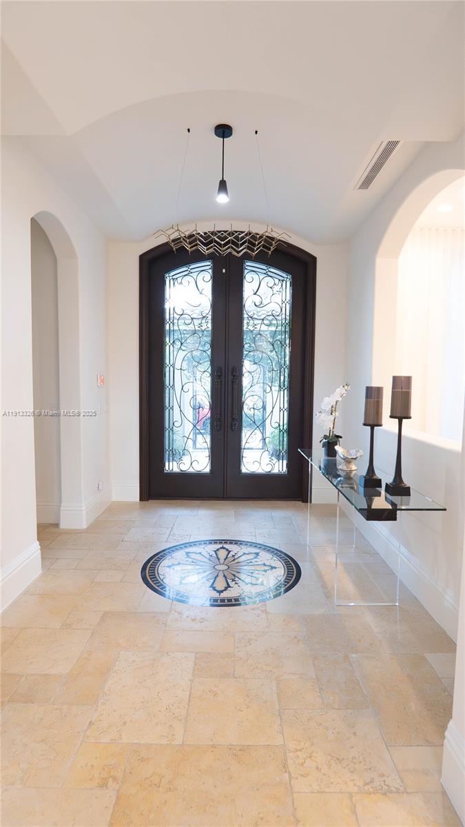 TROPIC ISLE - Residential Lease