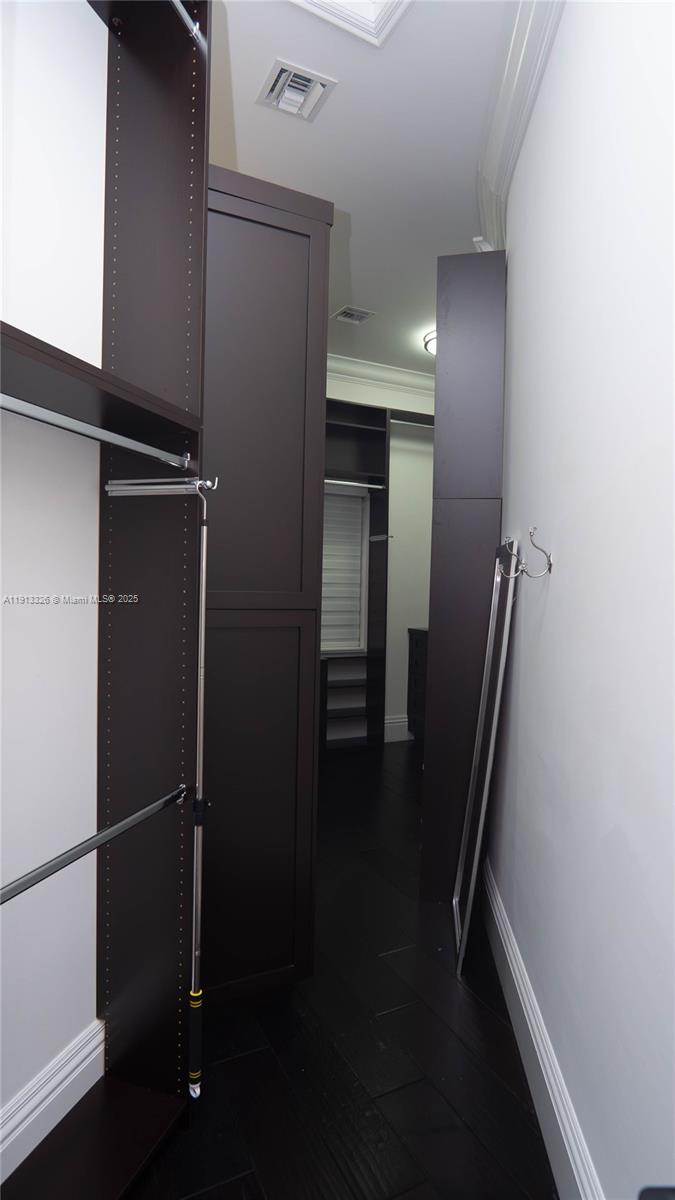 TROPIC ISLE - Residential Lease