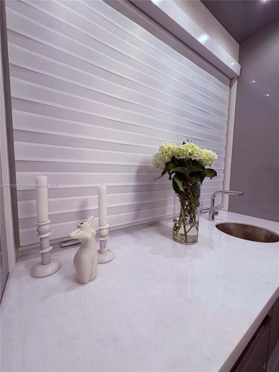 TROPIC ISLE - Residential Lease