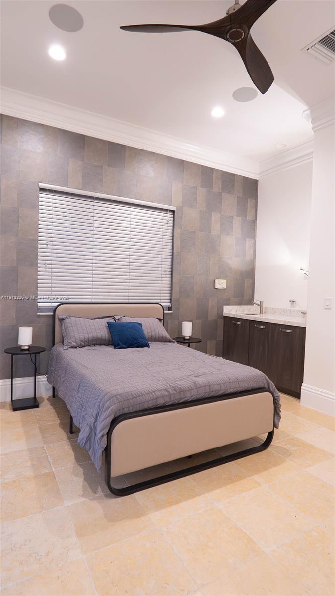 TROPIC ISLE - Residential Lease