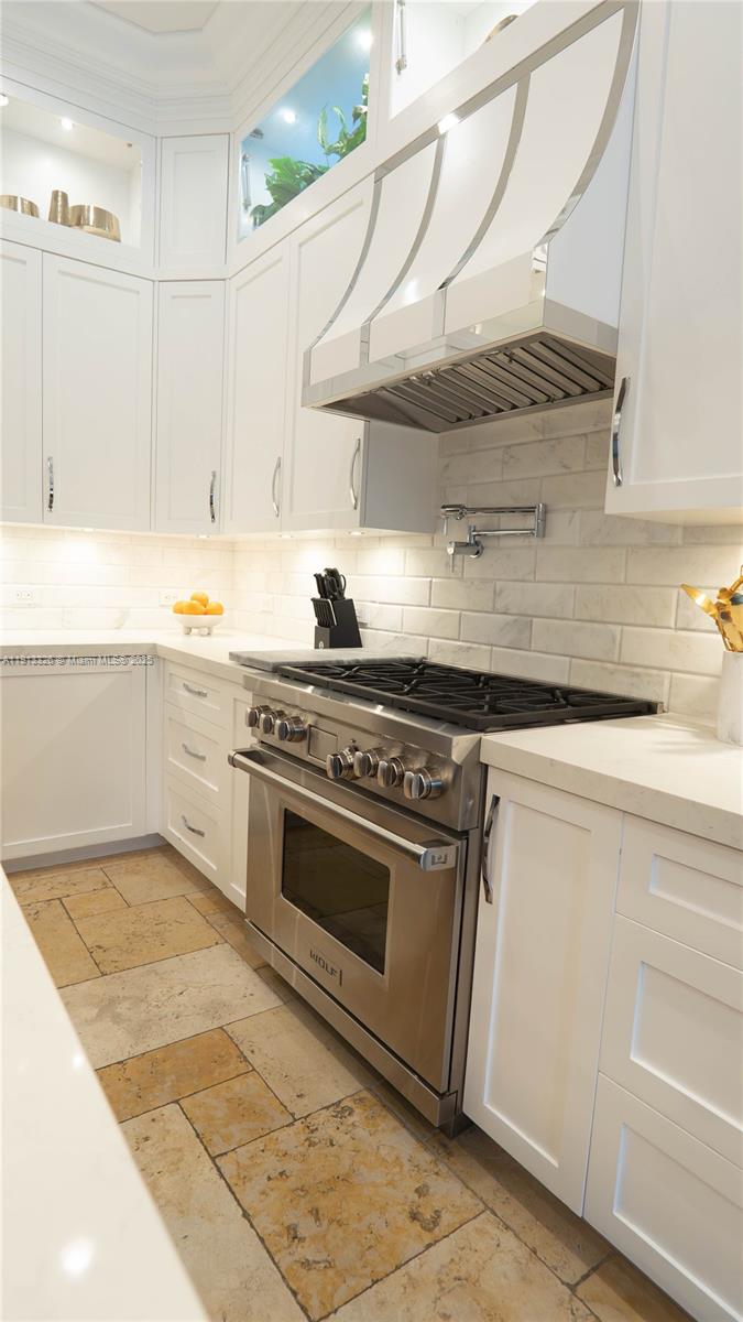 TROPIC ISLE - Residential Lease