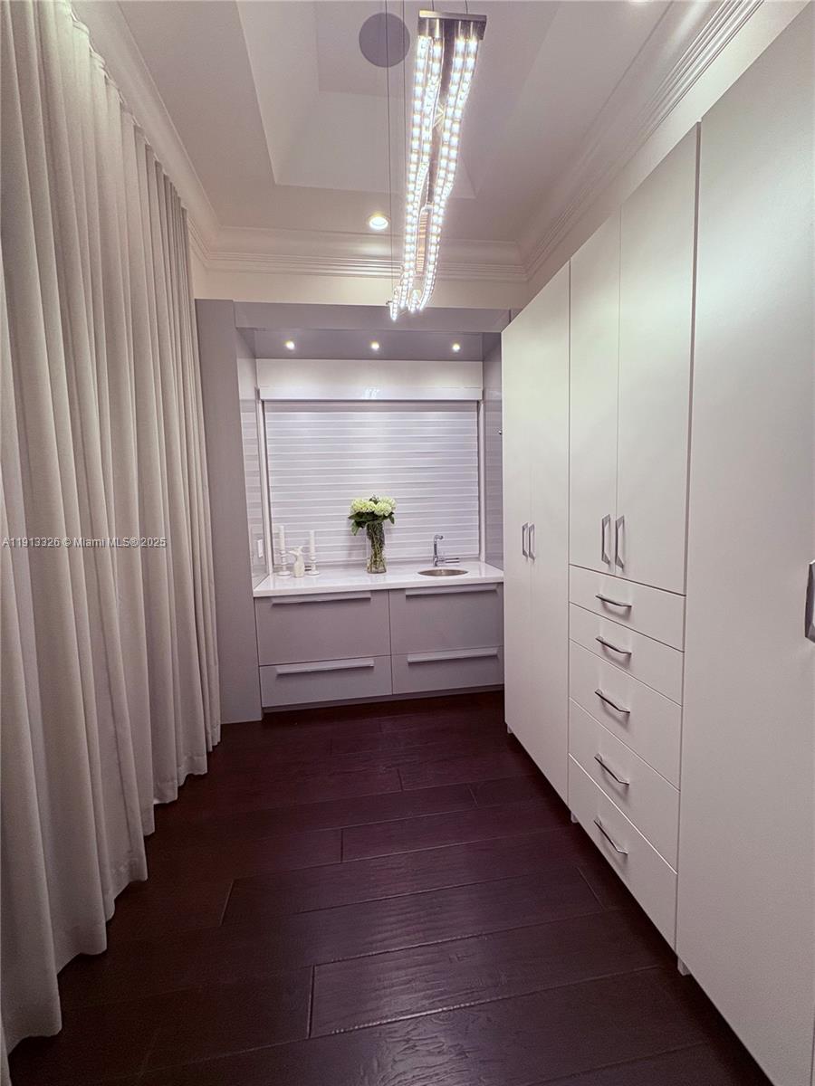 TROPIC ISLE - Residential Lease