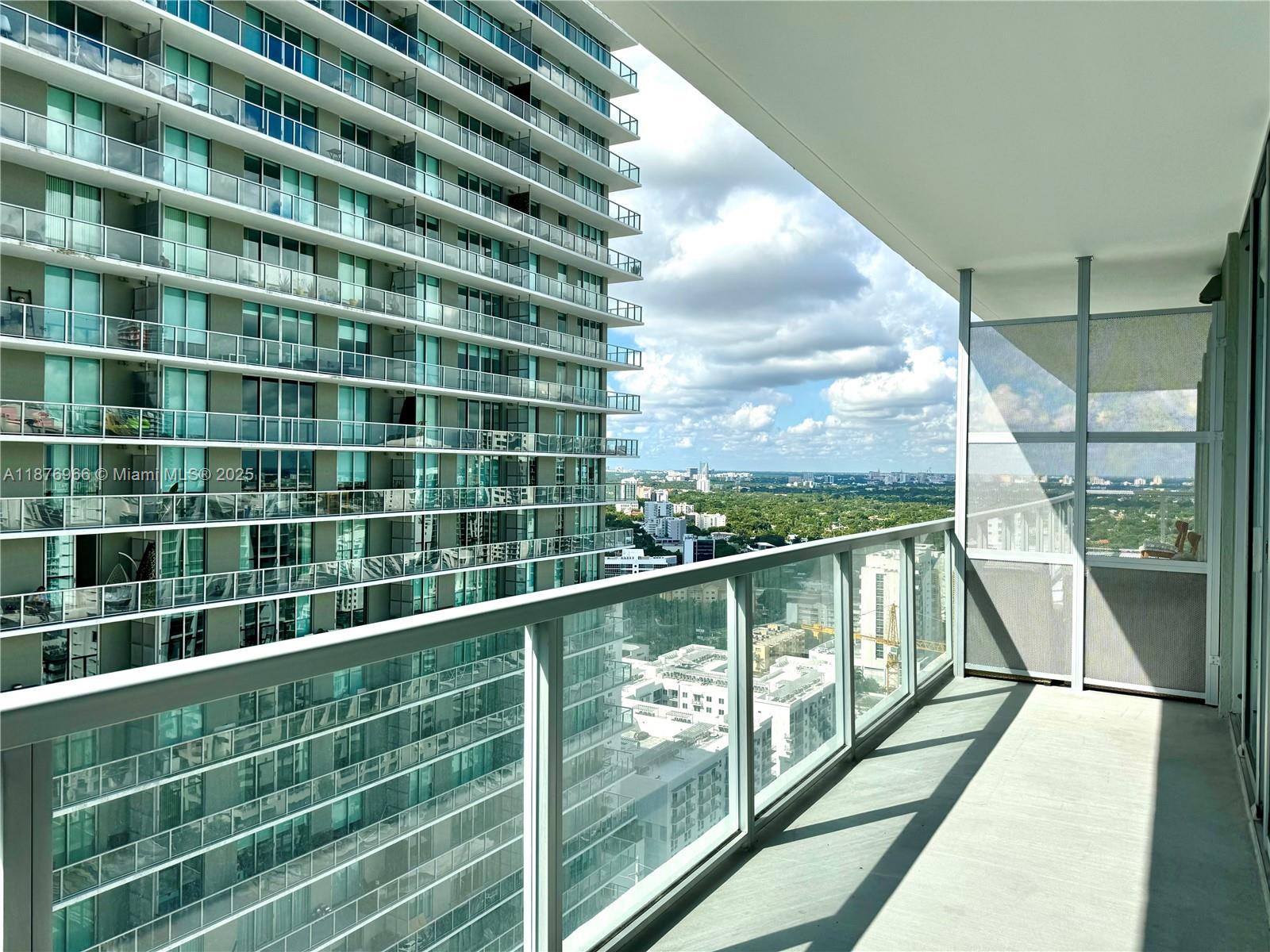1111 SW 1st Ave 3115