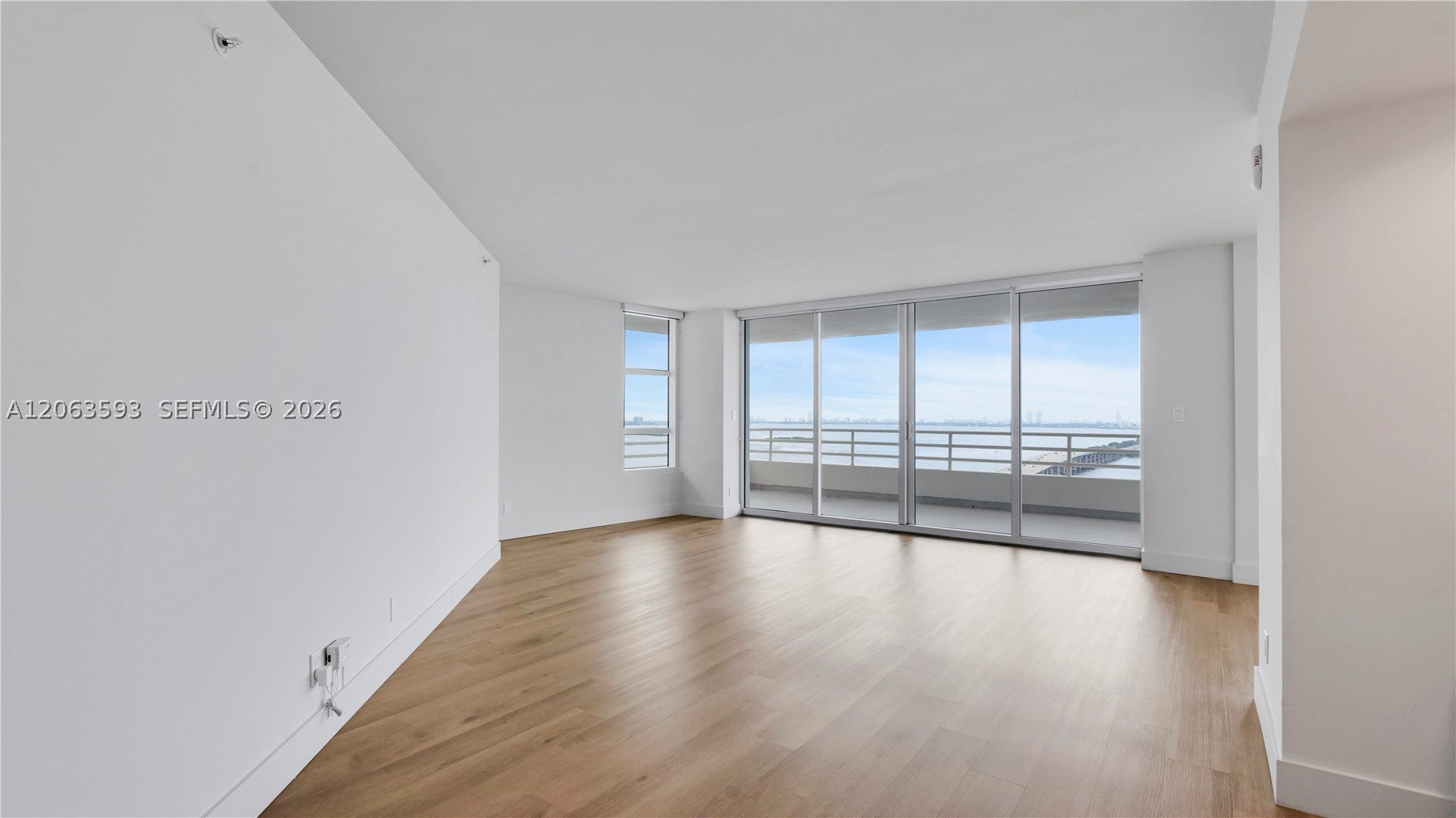 555 NE 34th St 401