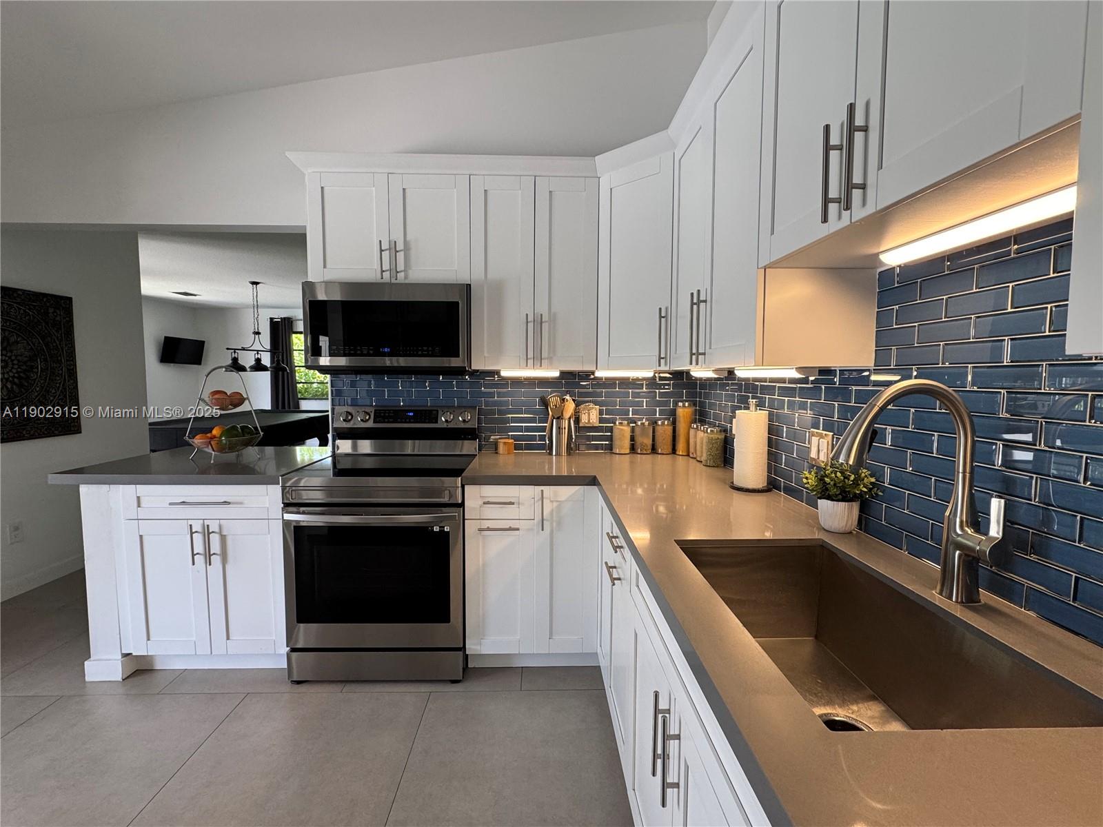 BOB-ANN ESTATES - Residential