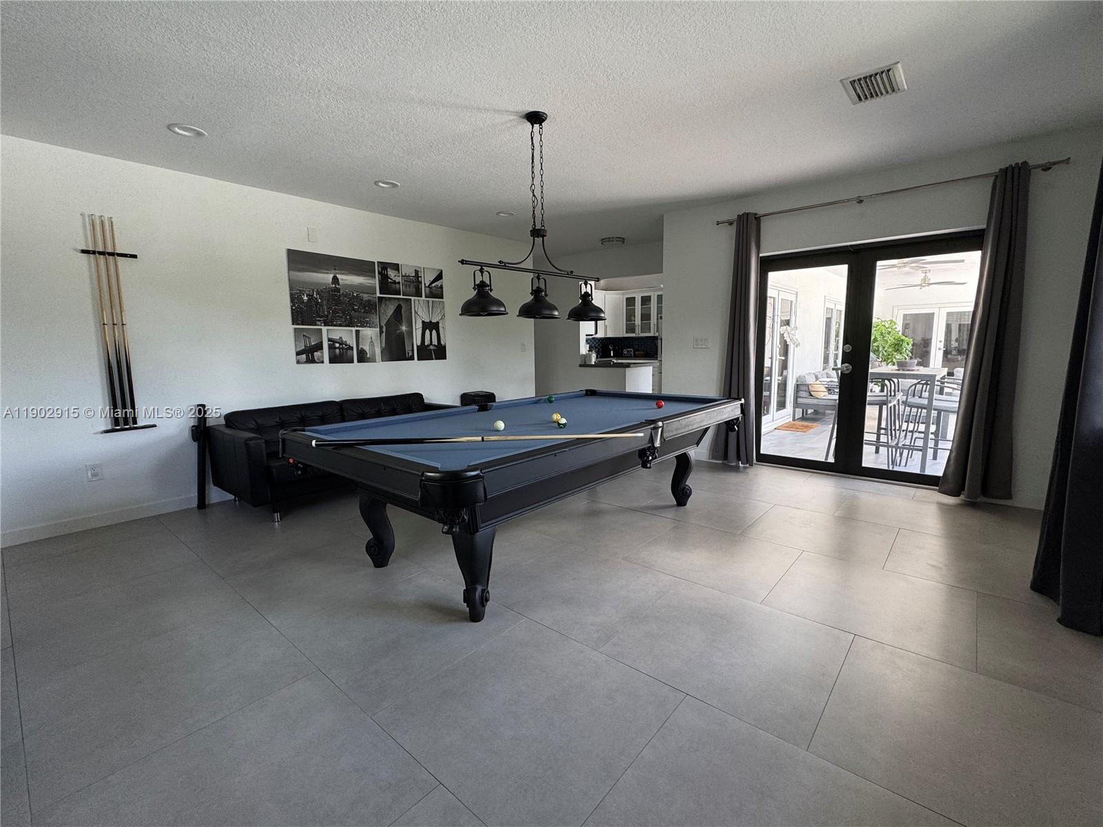 BOB-ANN ESTATES - Residential