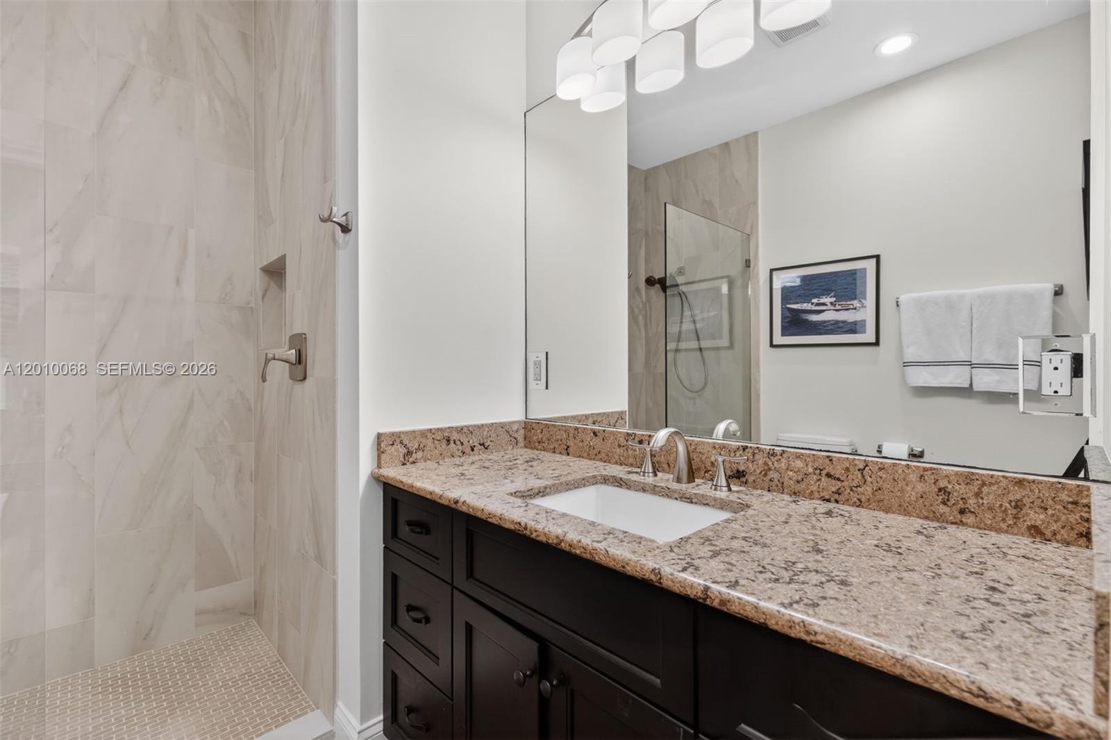 ADMIRALS COVE PAR A 1 - Residential