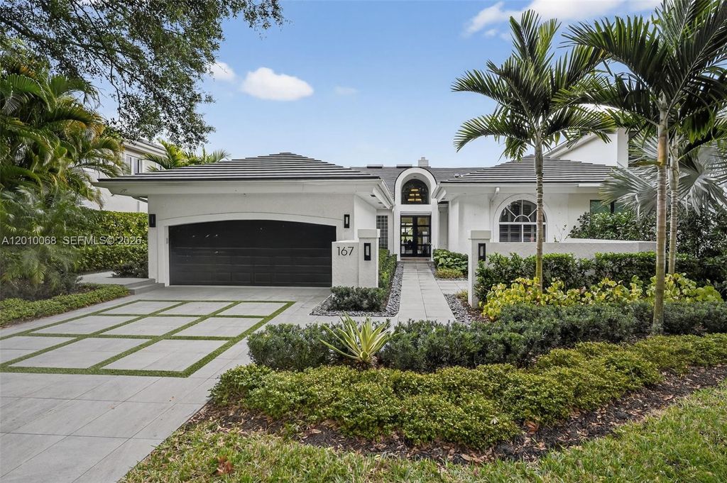 Photo of 167 Regatta Dr, Jupiter, FL 33477 (MLS # A12010068)