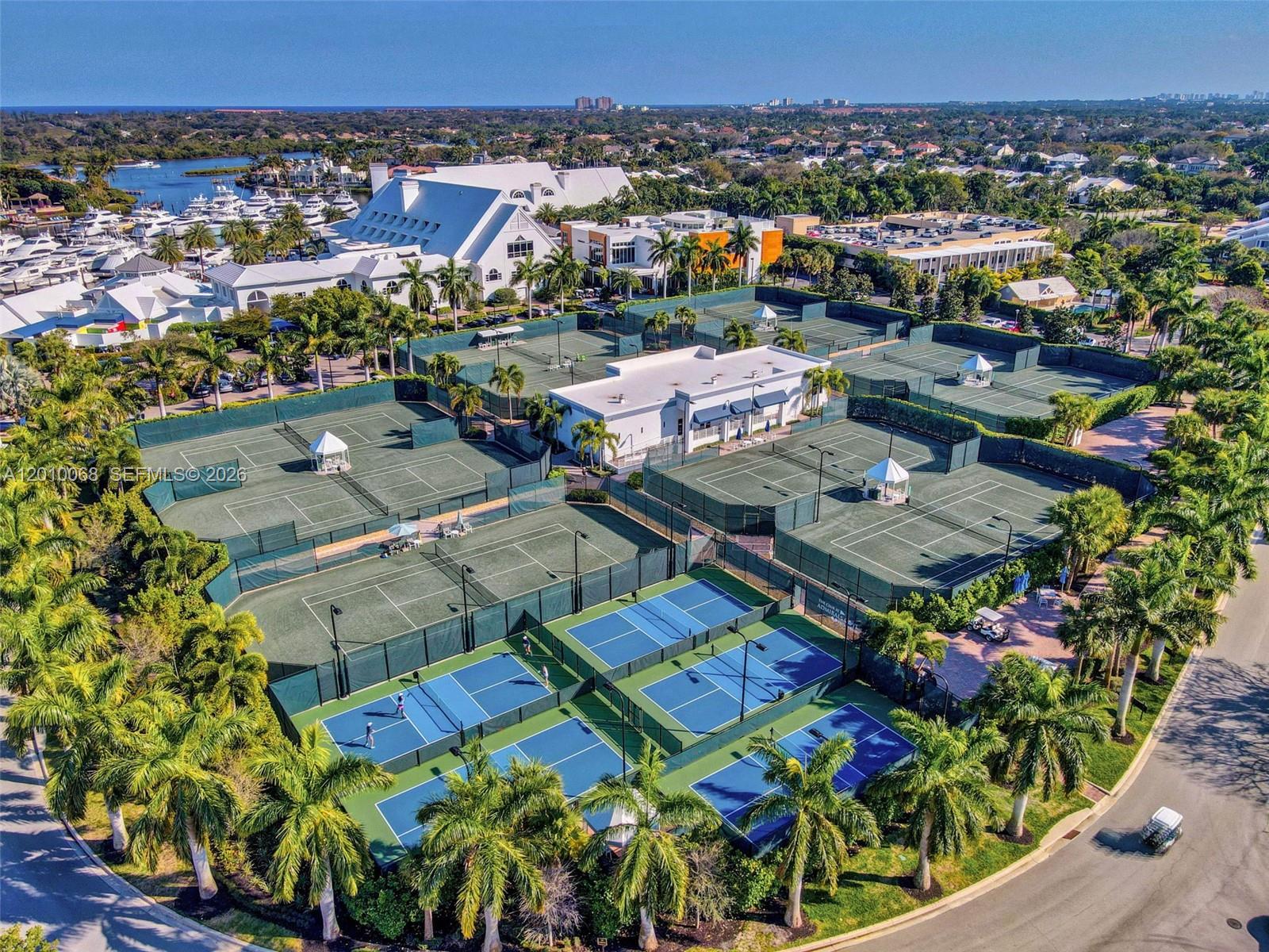 ADMIRALS COVE PAR A 1 - Residential