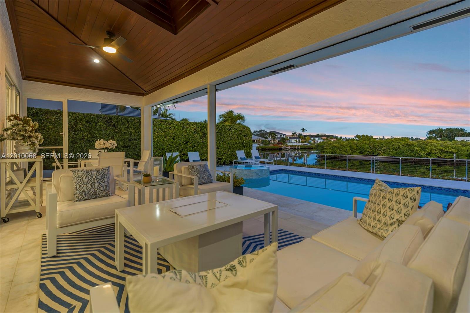 ADMIRALS COVE PAR A 1 - Residential