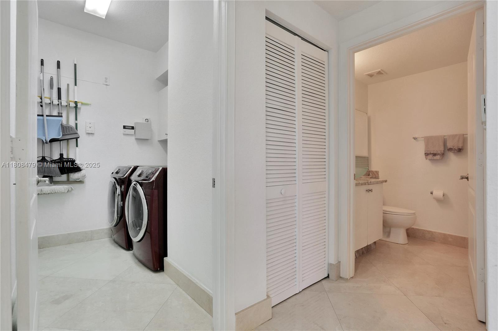 DORAL ISLES - Residential Lease