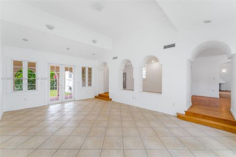 Single Family Residence in Coral Gables FL 904 Ferdinand St St 23.jpg