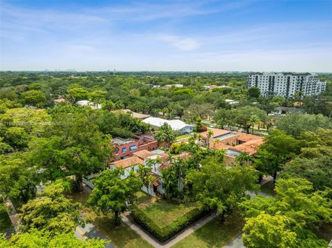 Single Family Residence in Coral Gables FL 904 Ferdinand St St 50.jpg