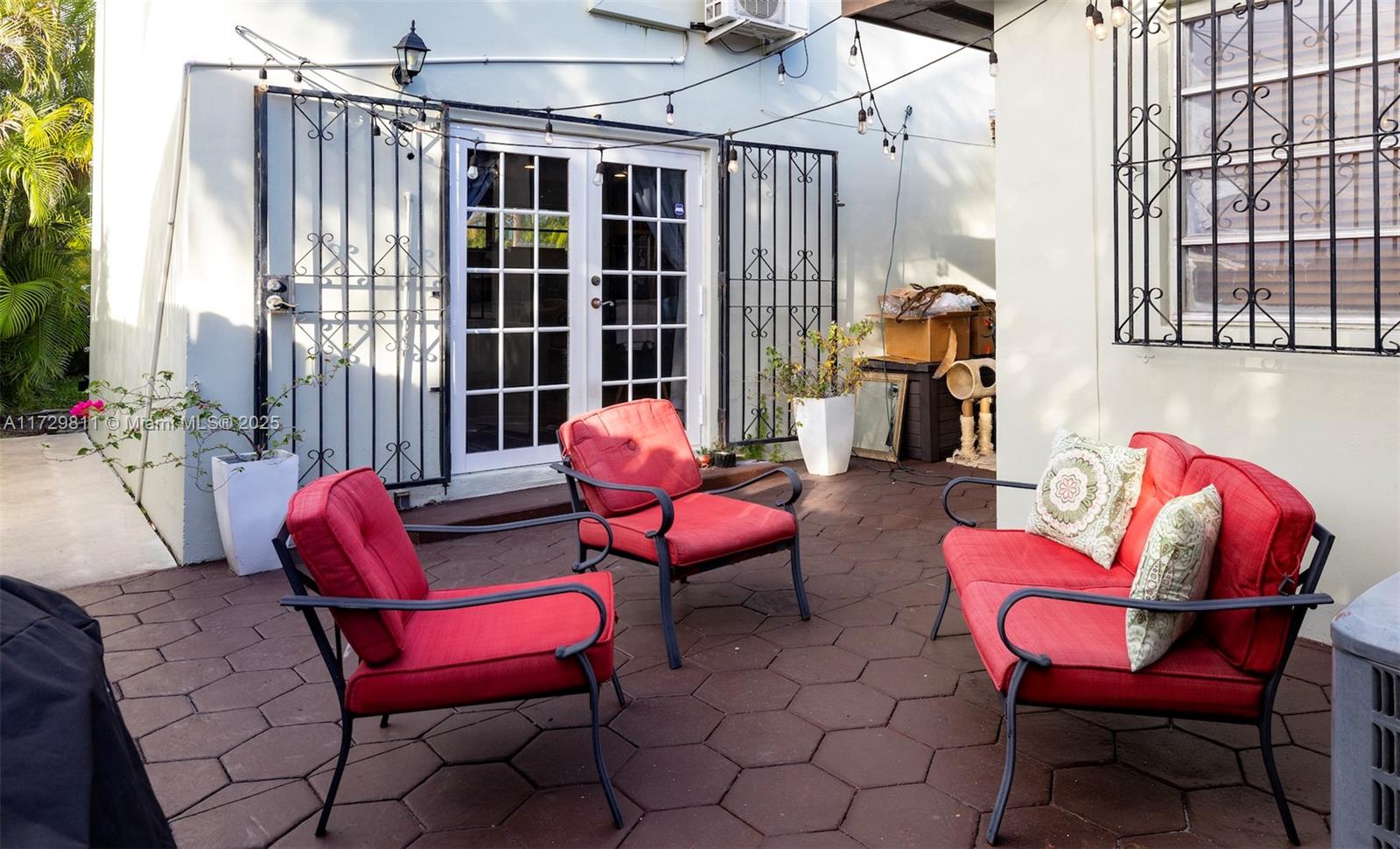 CORAL VILLAS REV - Residential