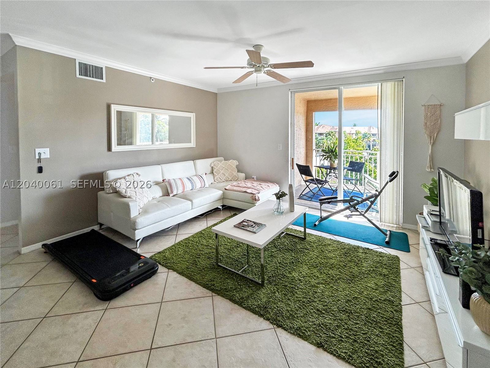6458 Emerald Dunes Dr 303