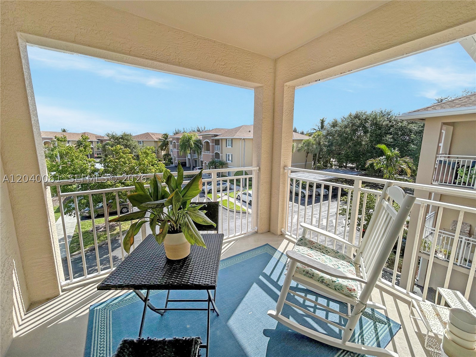6458 Emerald Dunes Dr 303