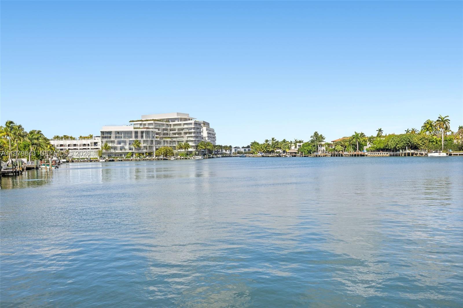 THE ESQUIRE HOUSE OF M B - Residential Lease