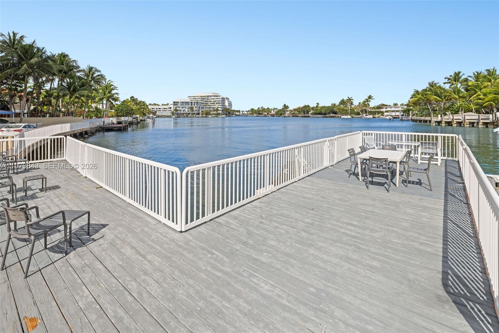 THE ESQUIRE HOUSE OF M B - Residential Lease