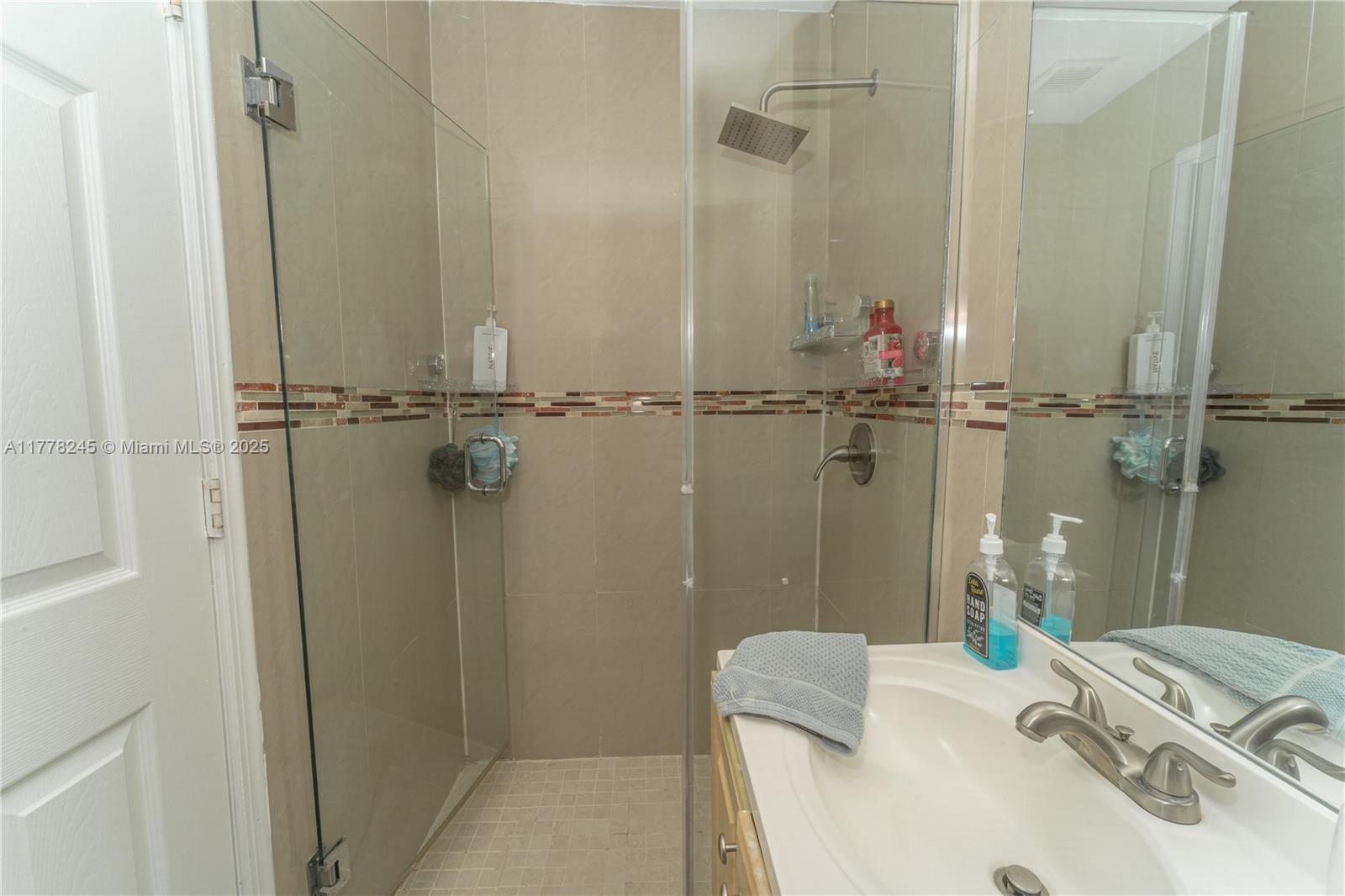SHORELAND HGTS - Residential