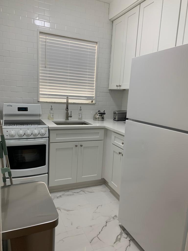 OCEAN BEACH ADDN NO 3 - Residential Lease