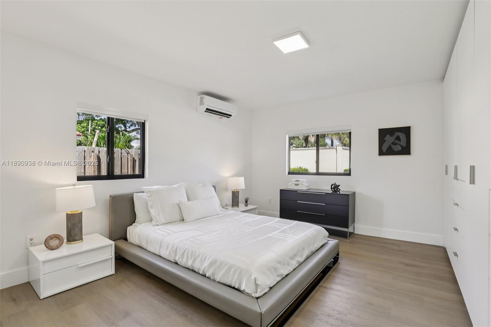 LIGHTHOUSE POINT - Residential