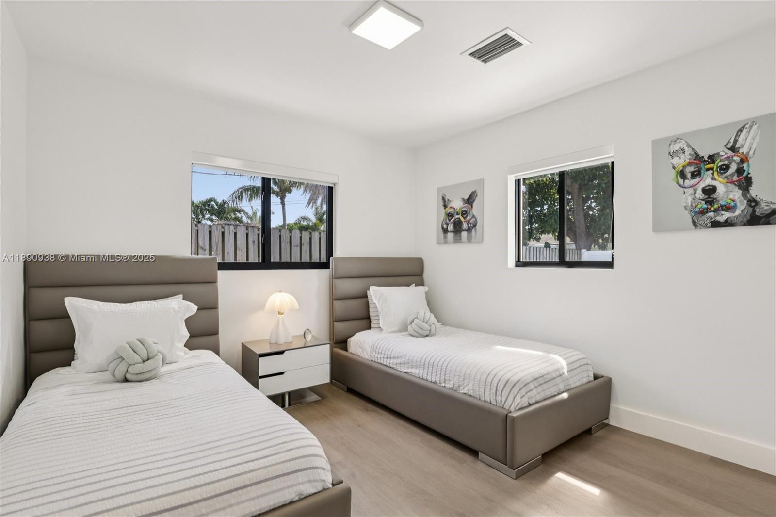 LIGHTHOUSE POINT - Residential