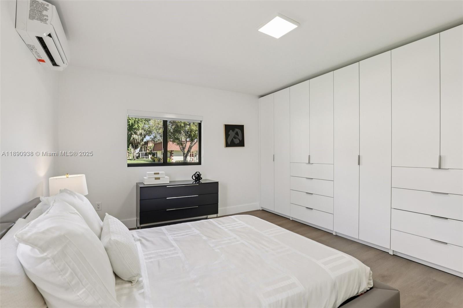 LIGHTHOUSE POINT - Residential