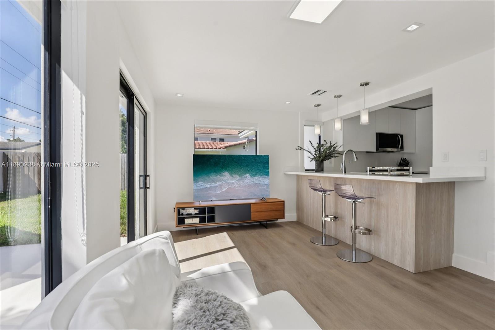 LIGHTHOUSE POINT - Residential