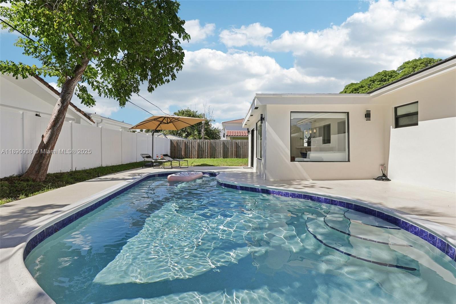 LIGHTHOUSE POINT - Residential