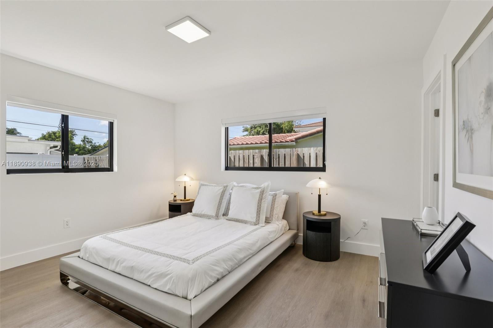 LIGHTHOUSE POINT - Residential