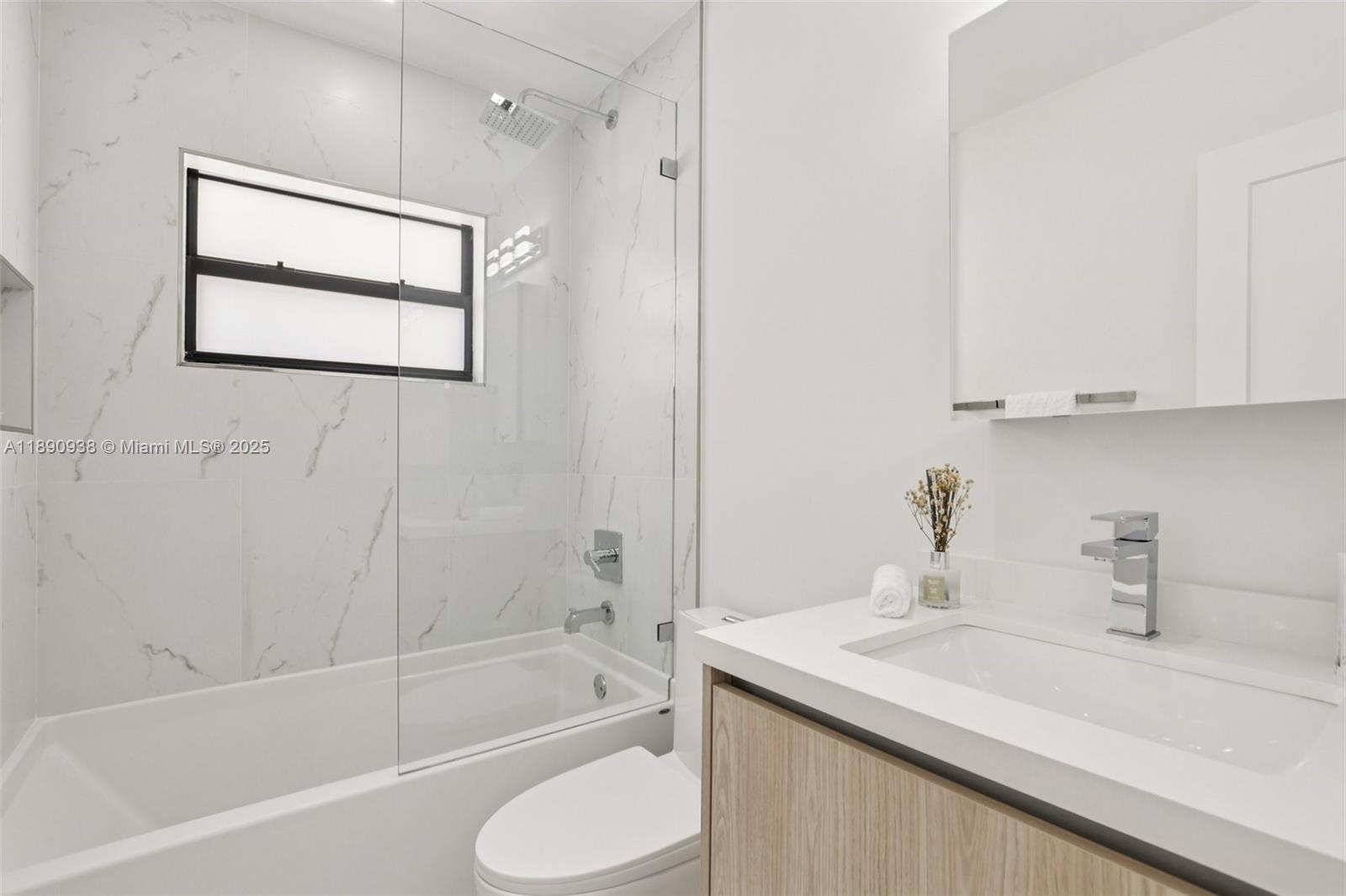 LIGHTHOUSE POINT - Residential