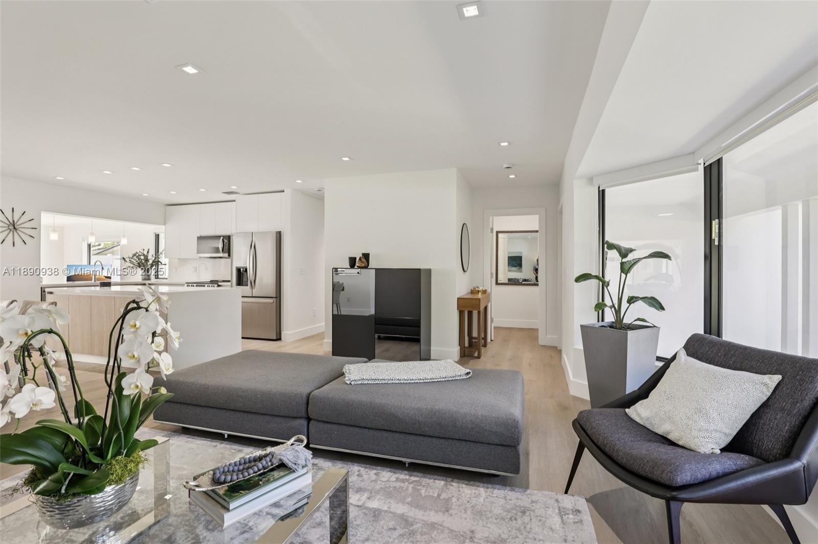 LIGHTHOUSE POINT - Residential