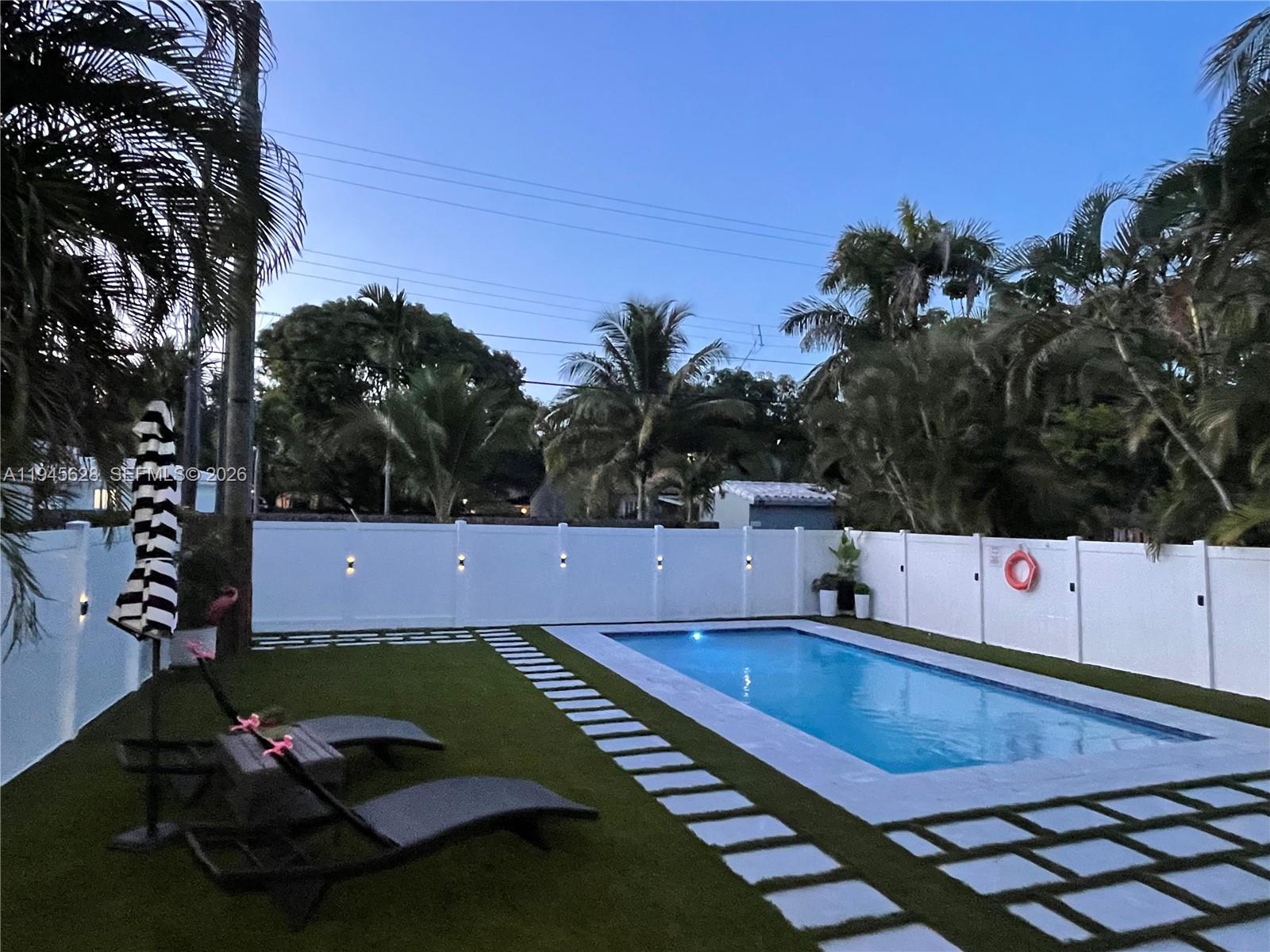 HOLLYWOOD - Residential