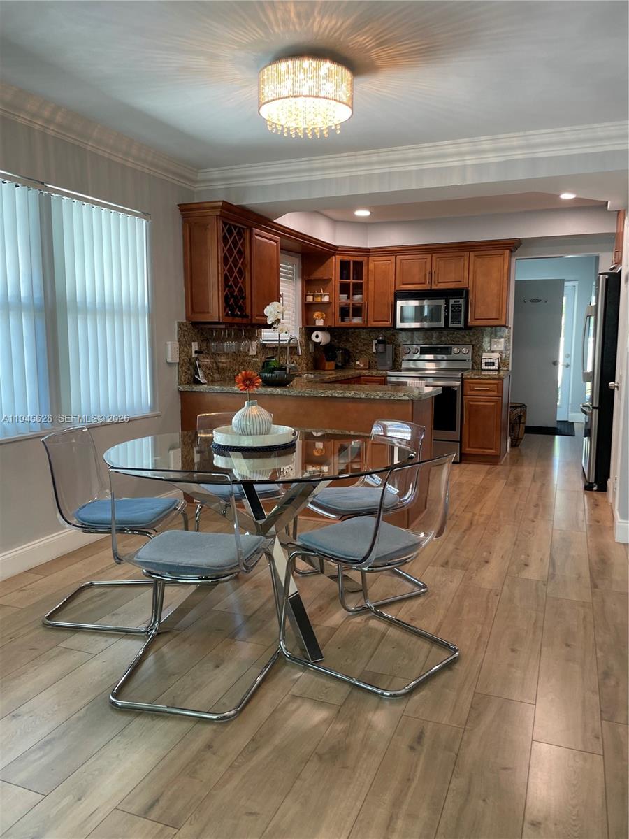 HOLLYWOOD - Residential