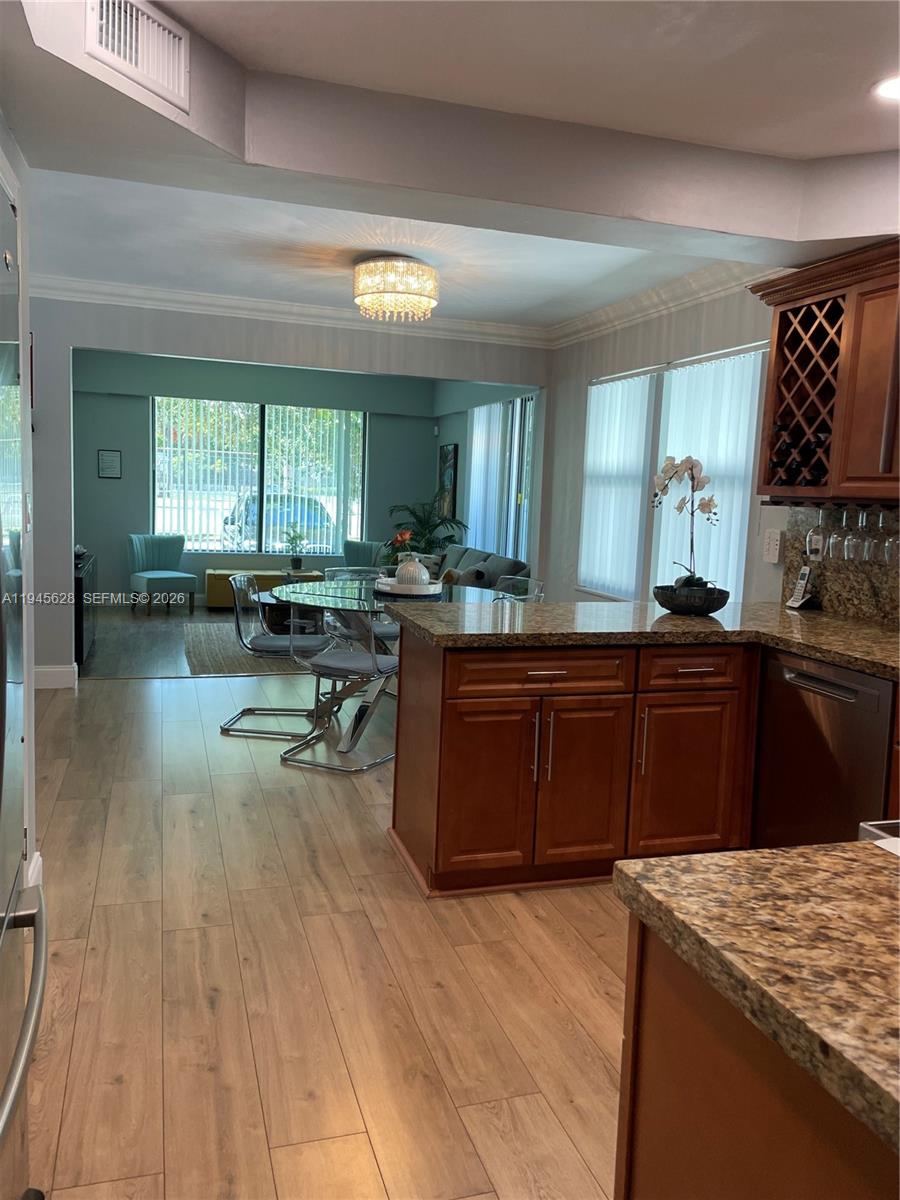 HOLLYWOOD - Residential