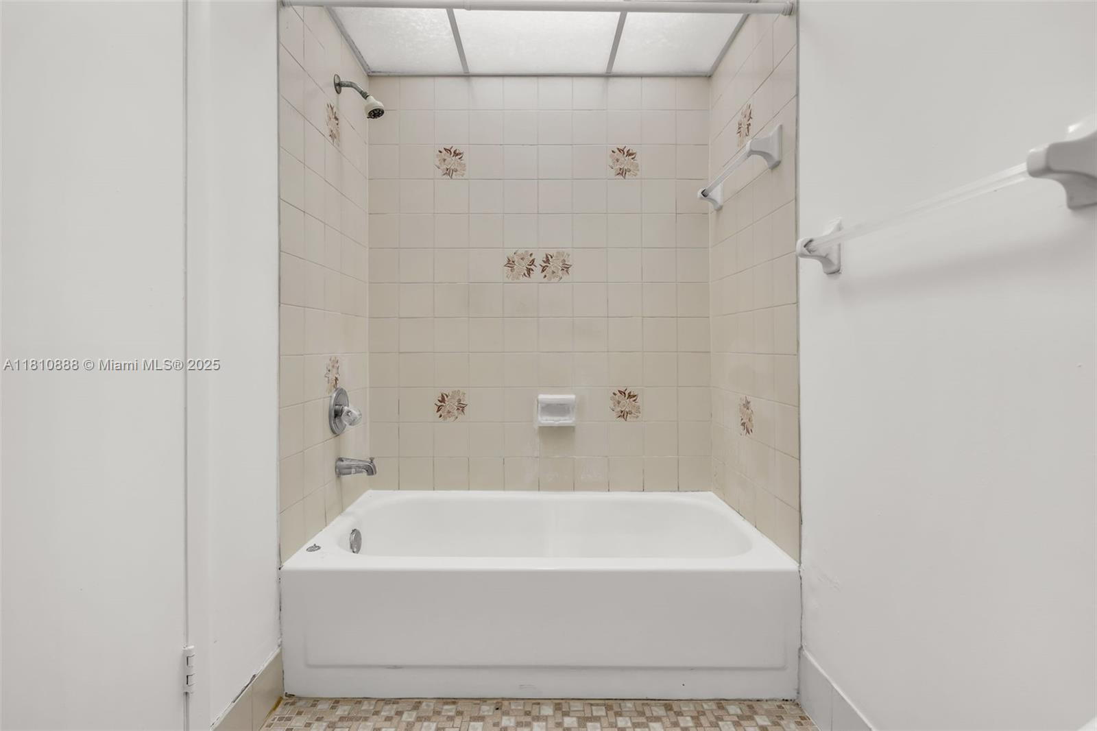 MILAM CONDO SOUTH - Residential