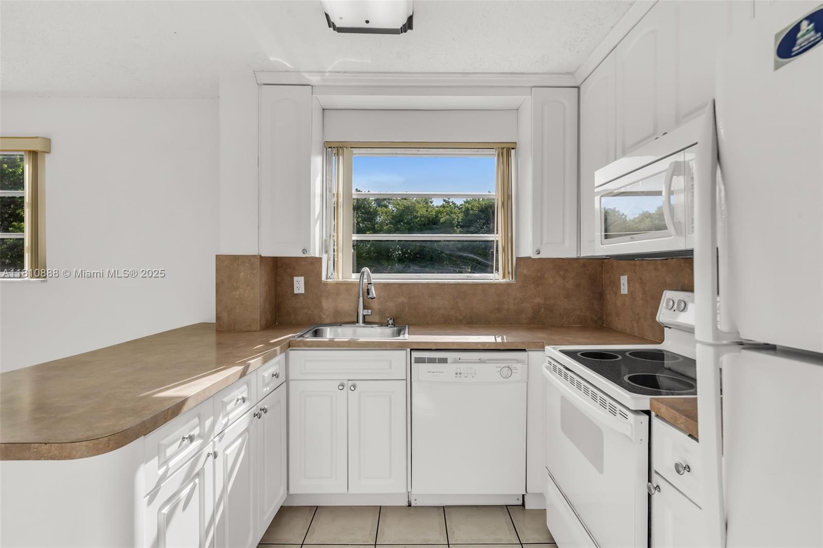 MILAM CONDO SOUTH - Residential