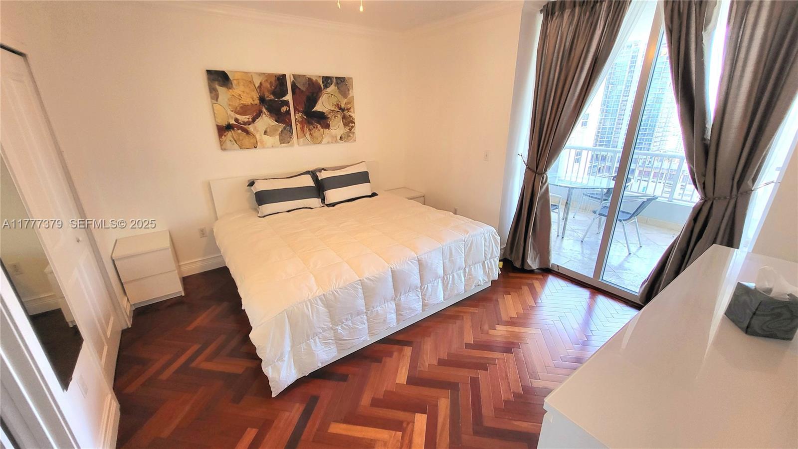 THE SAIL CONDO - Residential