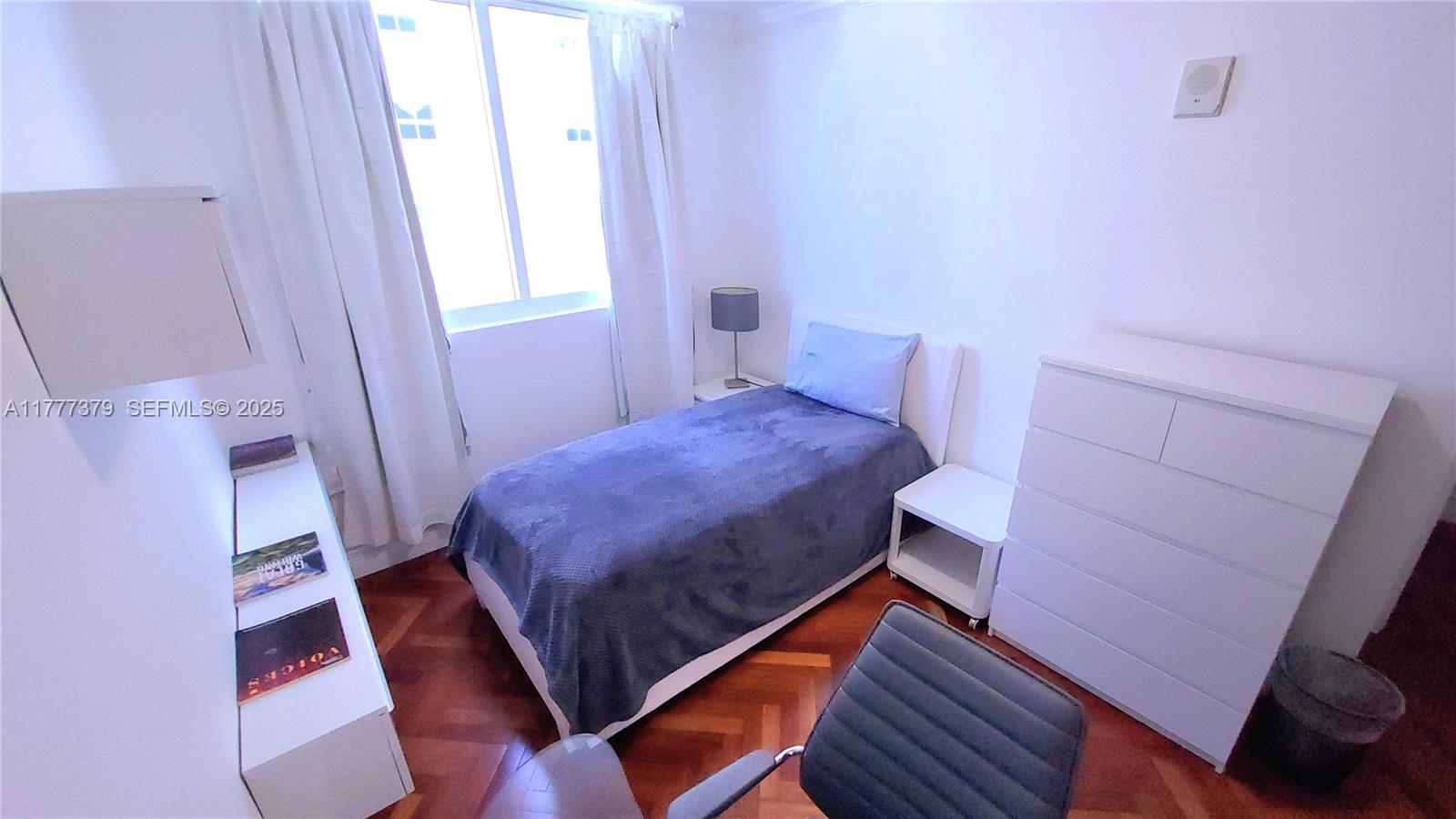 THE SAIL CONDO - Residential