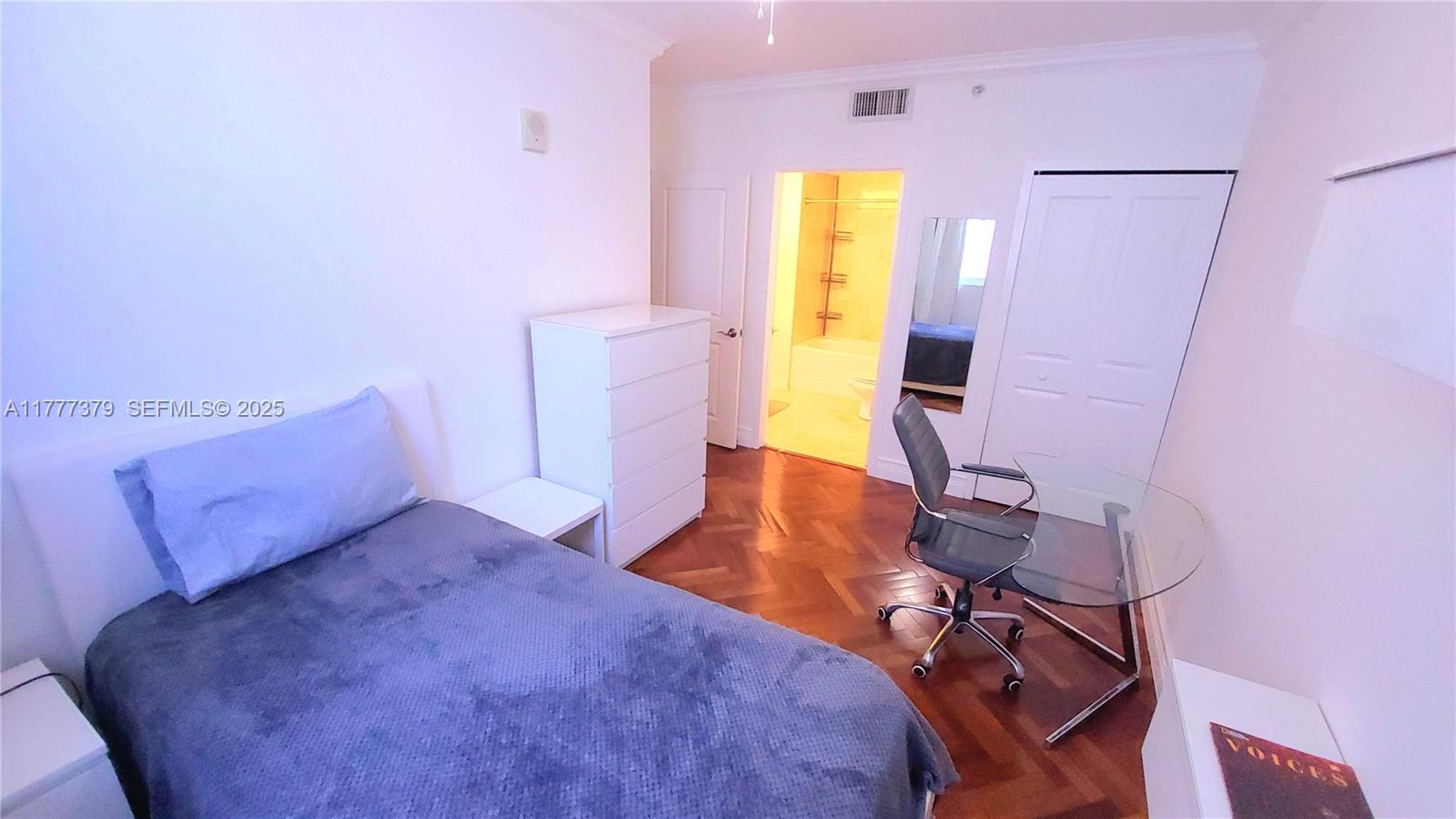 THE SAIL CONDO - Residential