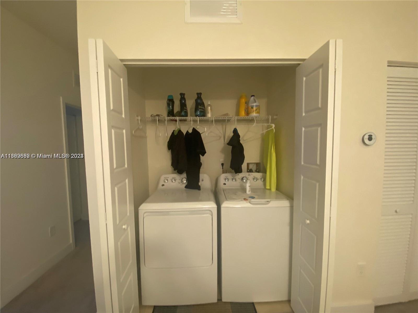 DUNNWOODY LAKE - Residential Lease