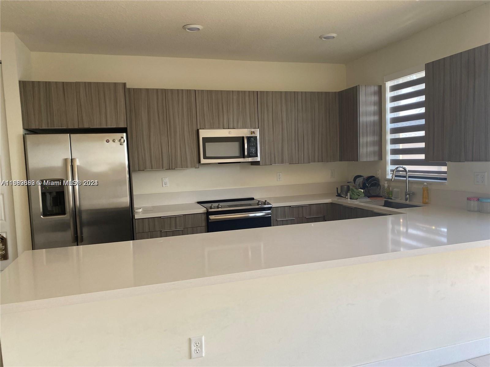 DUNNWOODY LAKE - Residential Lease