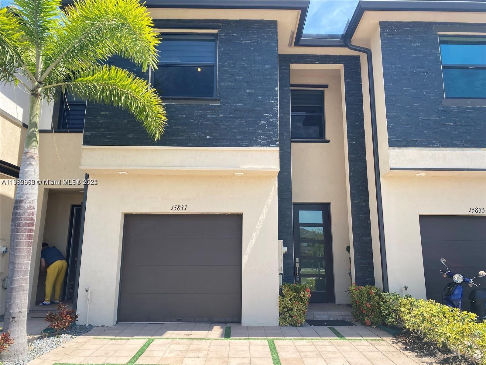 DUNNWOODY LAKE - Residential Lease