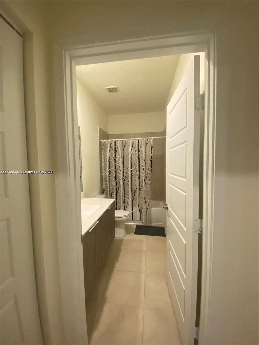 DUNNWOODY LAKE - Residential Lease