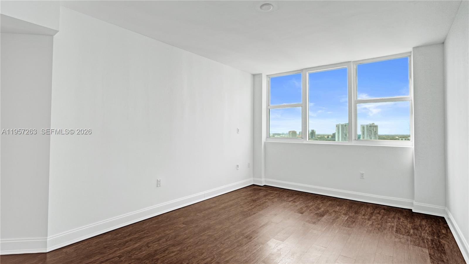 HAMPTONS SOUTH CONDO - Residential