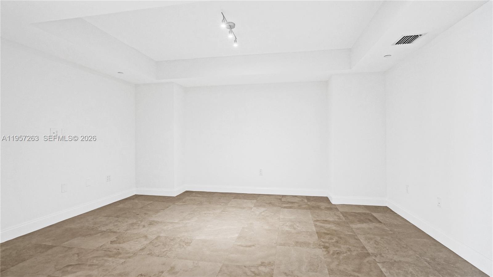 HAMPTONS SOUTH CONDO - Residential