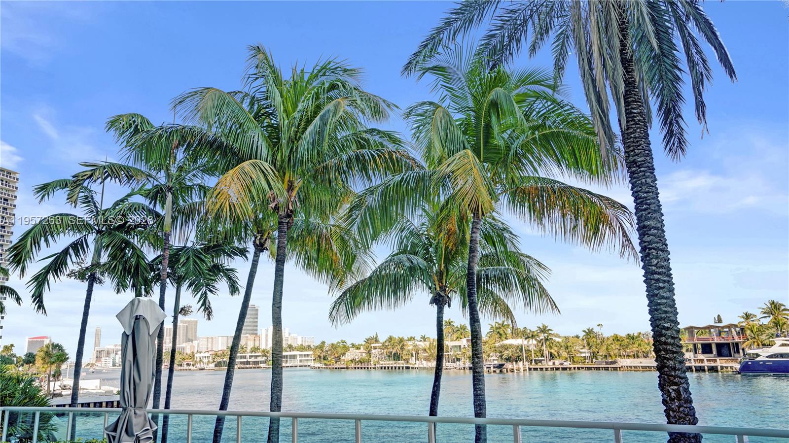 HAMPTONS SOUTH CONDO - Residential